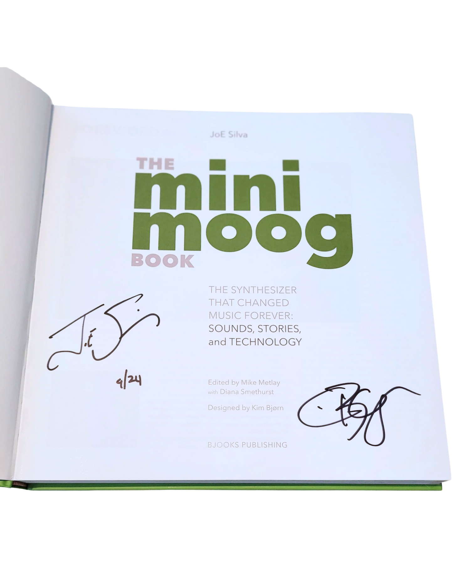 Book: The Minimoog Book by JoE Silva